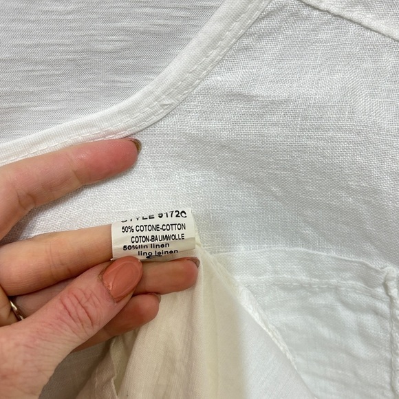 Tempo Paris White Asymmetrical Long Sleeve Blouse - Picture 4 of 4